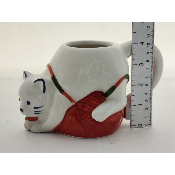 MUG-WONDERSHOP AT TARGET-White Cat-Playful-Ball of Red Yarn-Holds 12 oz/1.5 Cups - Picture 11 of 11